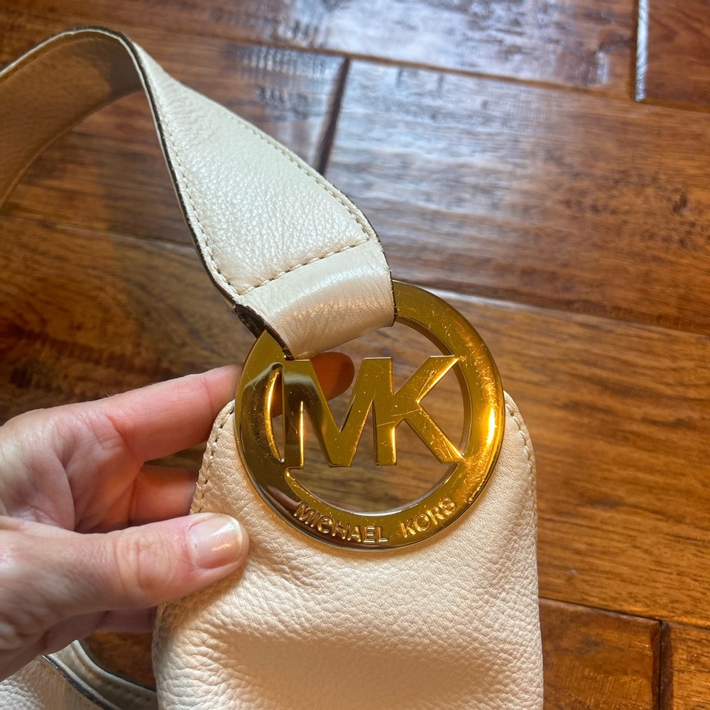Michael Kors Off-White Pebbled Leather Hobo with Gold MK Charm - Picture 3 of 8